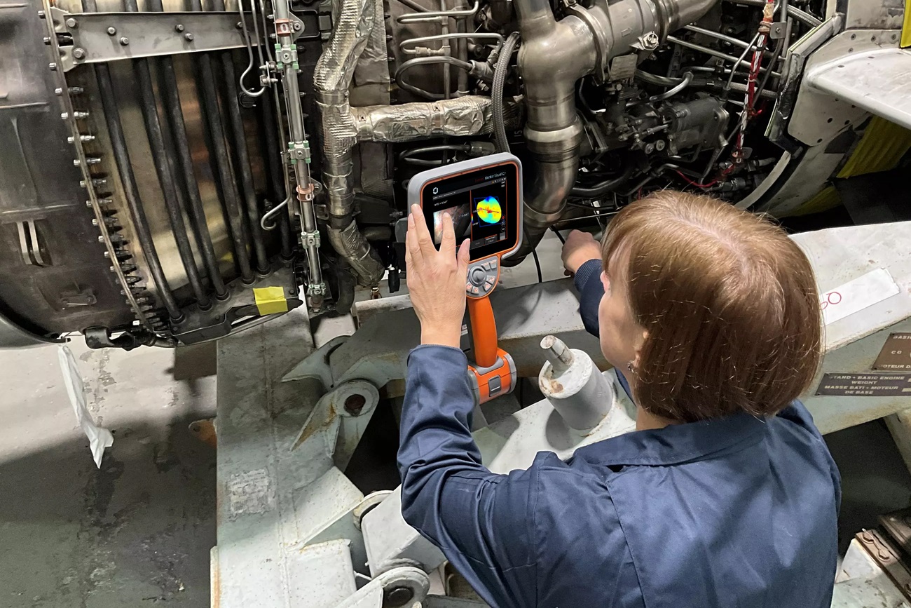 檢測航空發(fā)動機