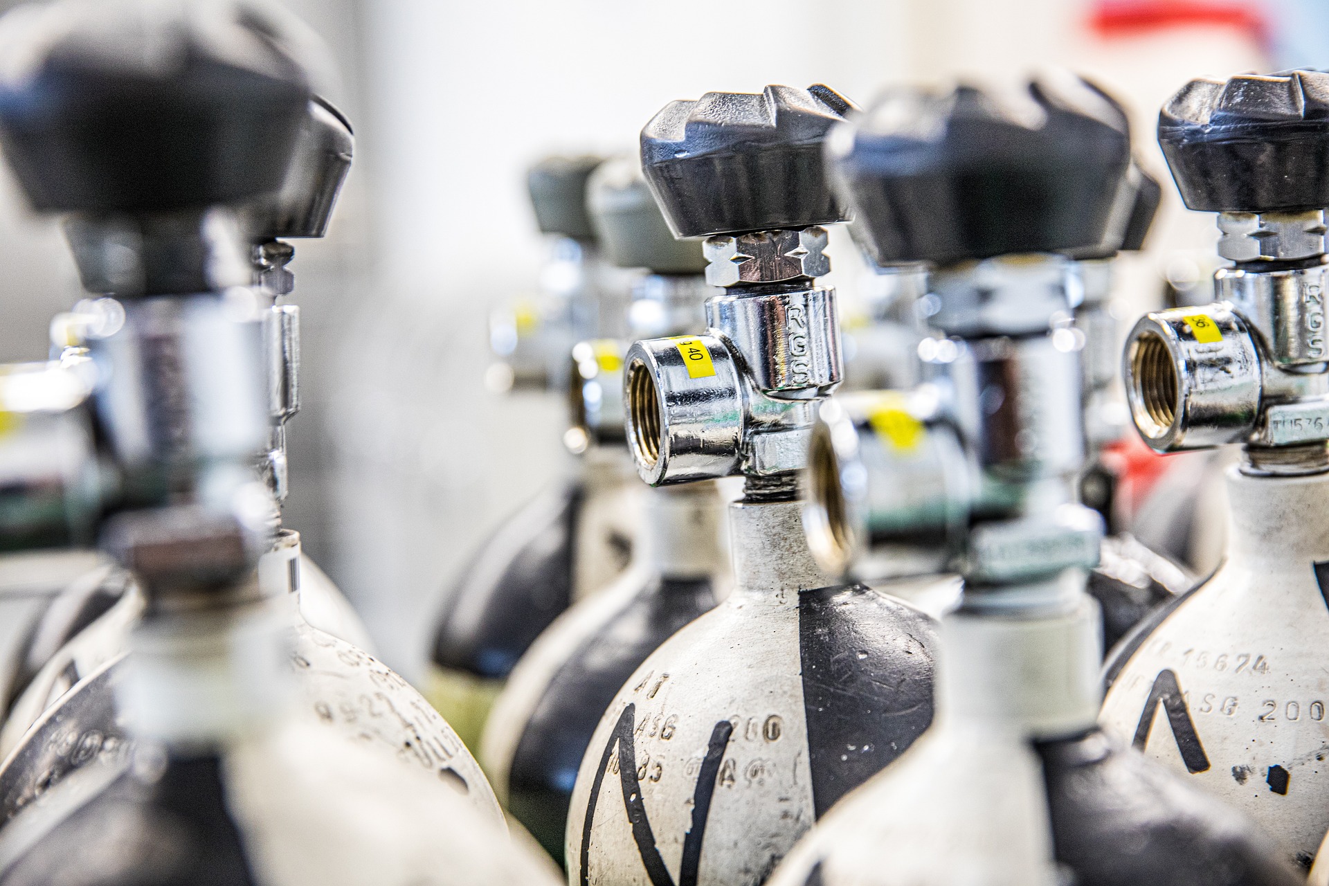 韋林Everest MVIQ+工業(yè)視頻內窺鏡在氣瓶內壁缺陷檢測中的應用